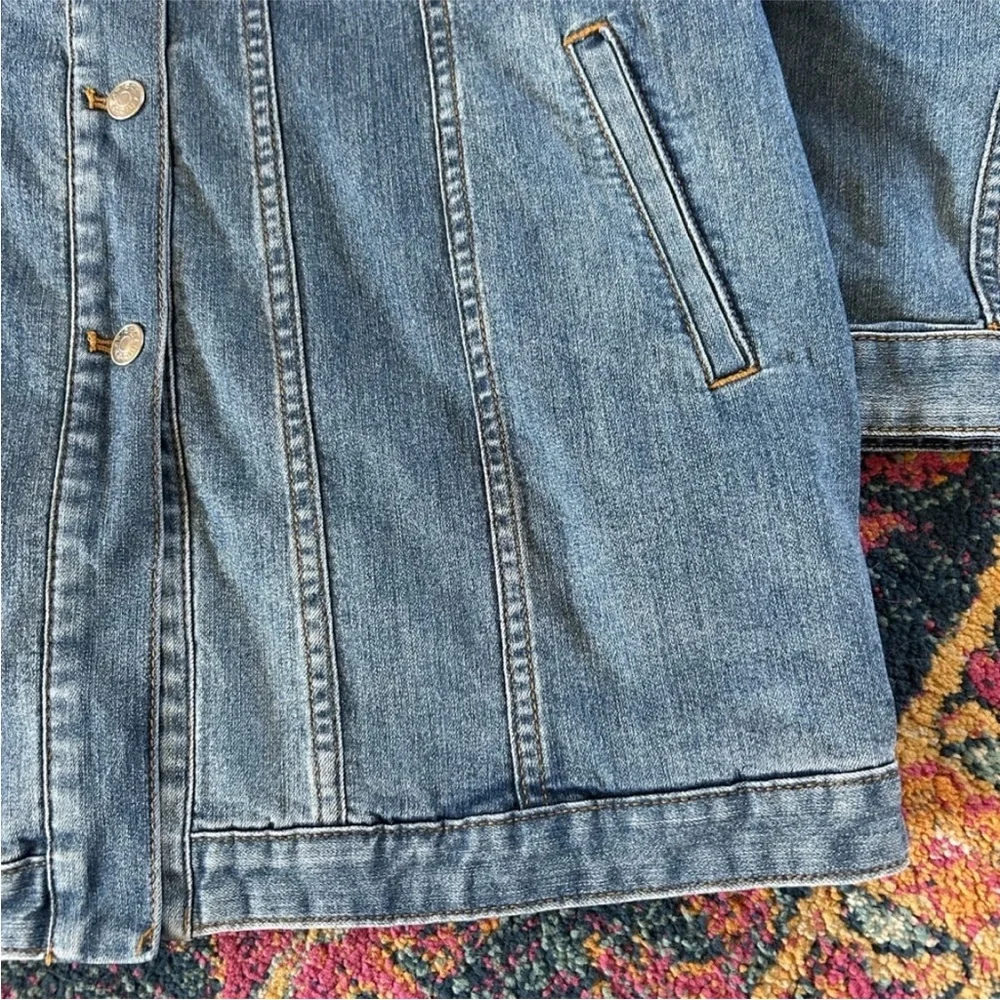 Chico's | Women’s Medium Blue Denim Long Line Button Front Jean Jacket Sz 12-14 - Picture 11 of 15